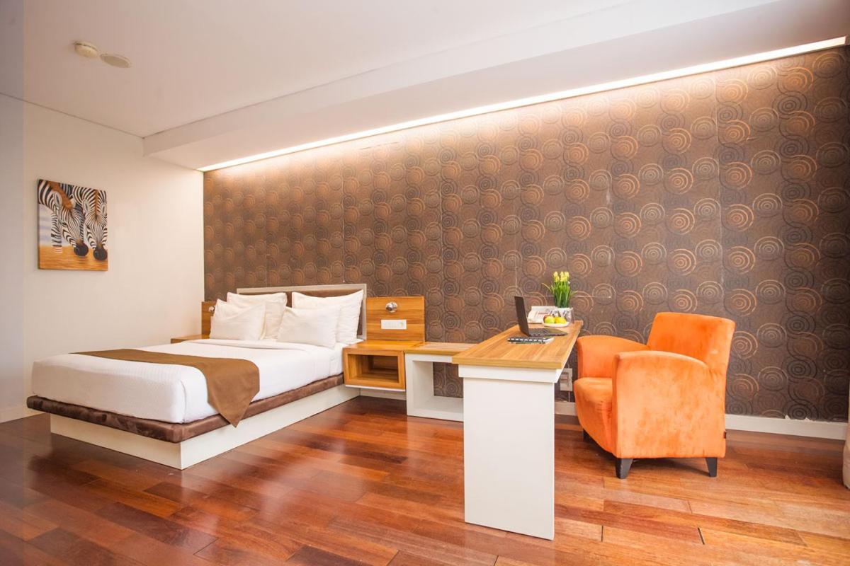 Life Hotel Sudirman Surabaya Eksteriør bilde