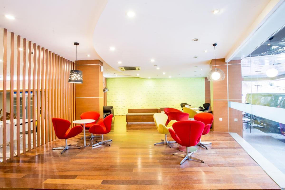 Life Hotel Sudirman Surabaya Eksteriør bilde
